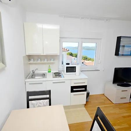 Apartment Summer Maja *