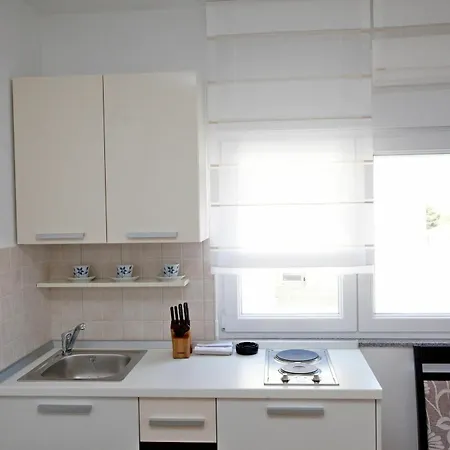 Apartment Summer Maja Okrug Gornji
