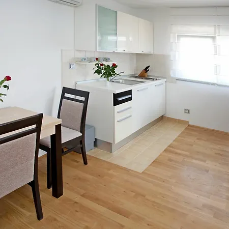Apartment Summer Maja