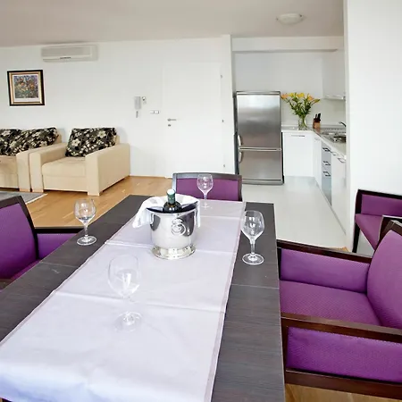 Apartment Summer Maja *